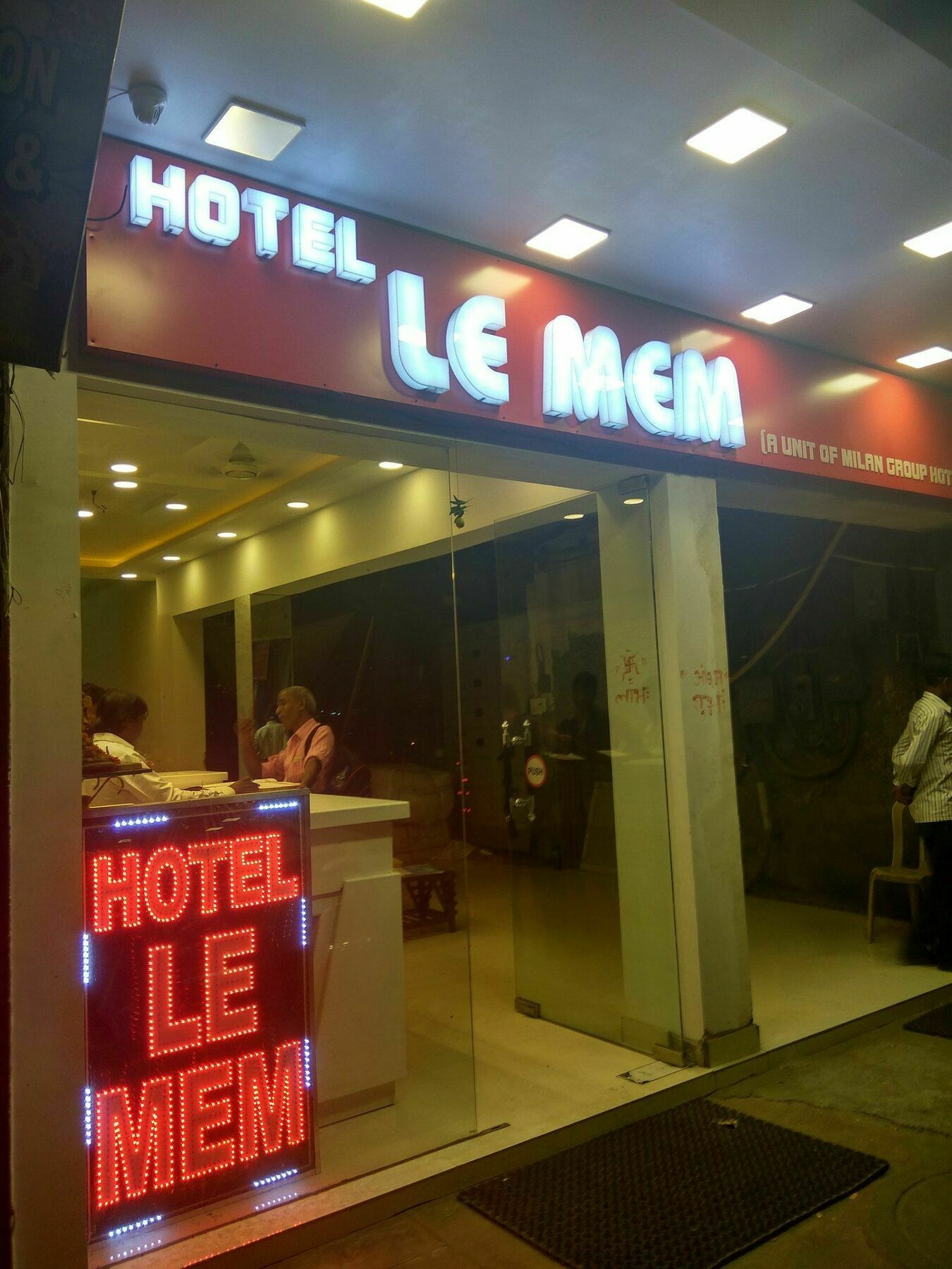 Hotel Le Mem Új-Delhi Kültér fotó